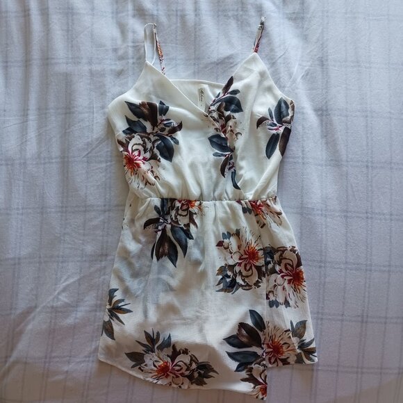 White Floral Romper Jumpsuit Mahina Small XS Summer Spring Skort Skirt Short - Picture 4 of 5